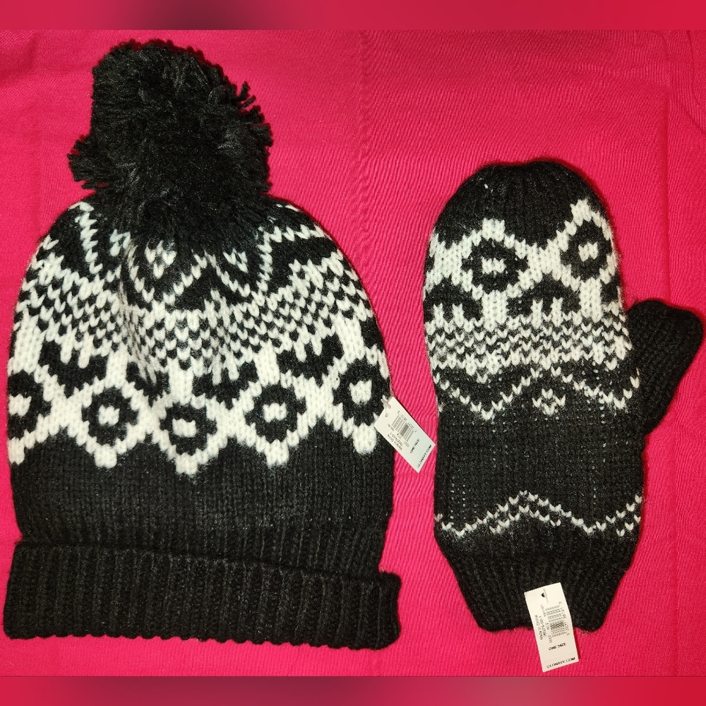 Old Navy Womens Hat and Mittens